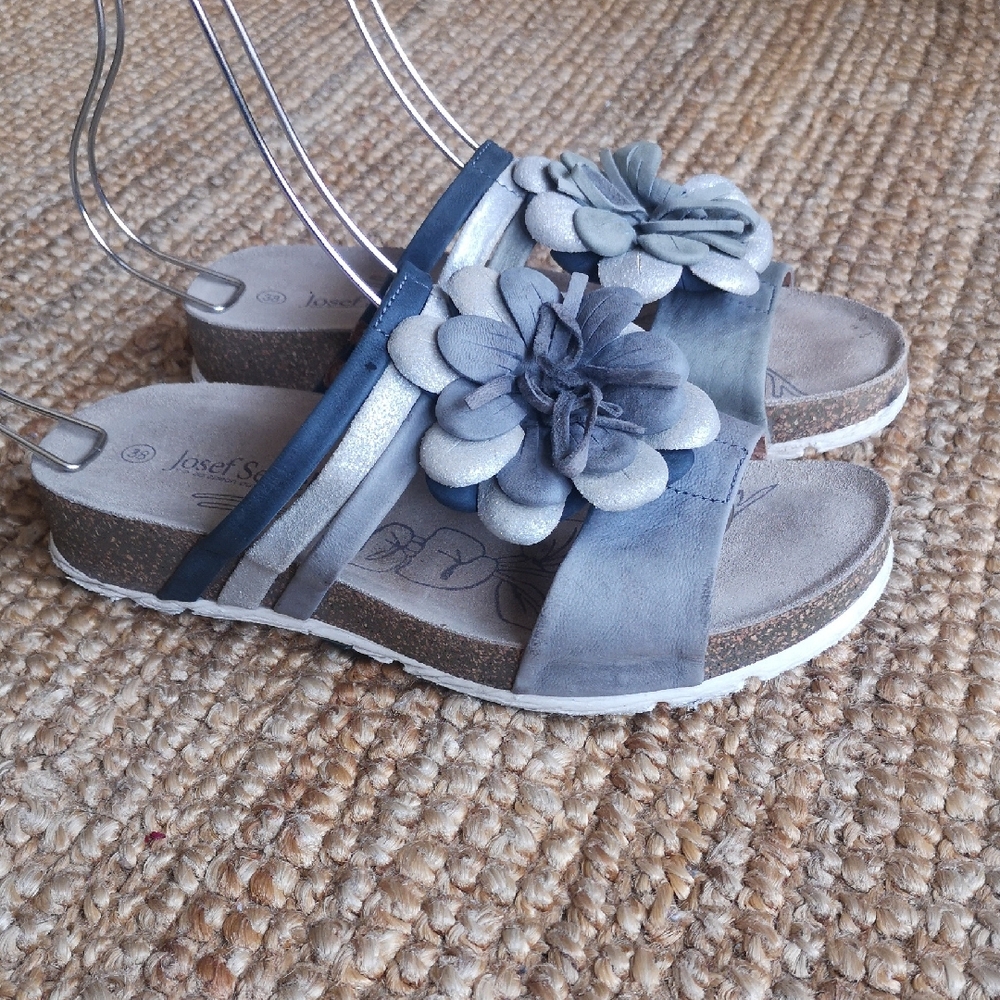 Josef Seibel slip-on flowered sandals